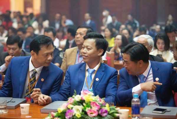 chụp ảnh hội nghị
