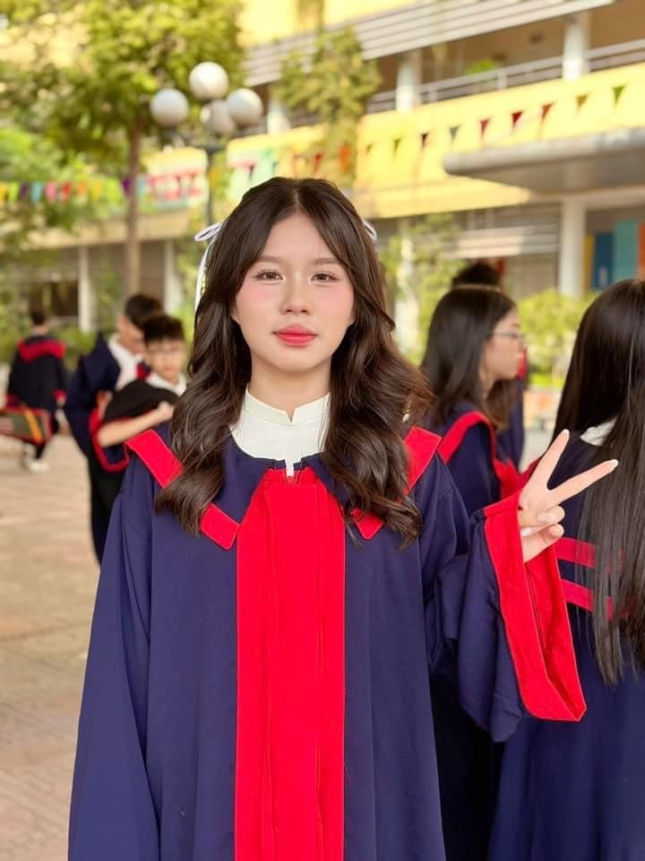 Chụp kỉ yếu cá nhân BMT